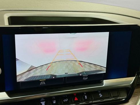 Used 2024 Chevrolet Silverado 2500 LT w/ Convenience Package image 15