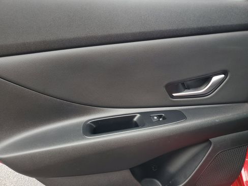 Used 2022 Hyundai Elantra SEL w/ Convenience Package image 12