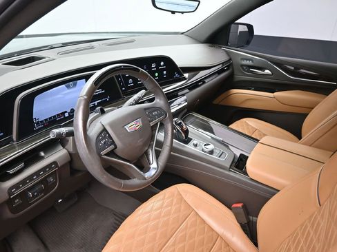 Used 2024 Cadillac Escalade ESV Sport w/ Touring Package image 20