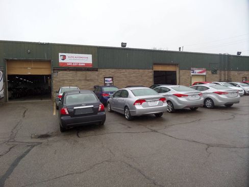 Used 2014 Toyota Camry SE FWD image 36