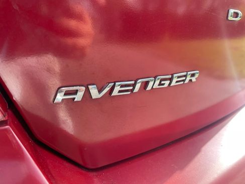 Used 2011 Dodge Avenger image 13