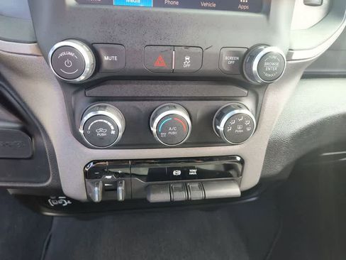 Used 2024 RAM 2500 Tradesman w/ Chrome Appearance Group AWD/4WD image 18