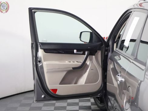 Used 2015 Kia Sorento EX w/ EX V6 Touring Package AWD/4WD image 24
