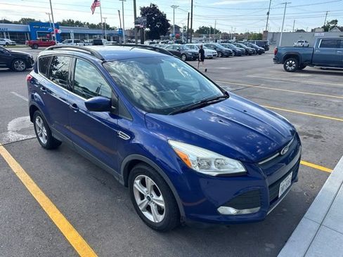 Used 2016 Ford Escape SE w/ Equipment Group 201A FWD image 2