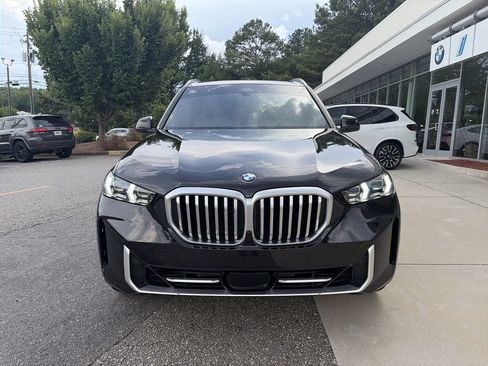 Used 2024 BMW X5 xDrive40i w/ Premium Package AWD/4WD image 3