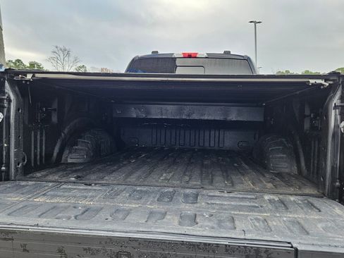 Used 2022 Ford F250 Lariat w/ Black Appearance Package image 29