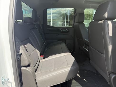 Used 2023 GMC Sierra 1500 SLT w/ SLT Premium Package AWD/4WD image 32