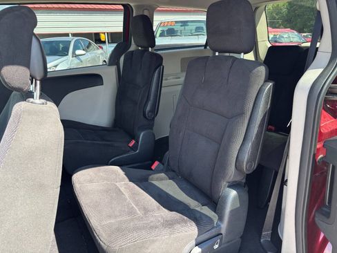 Used 2015 Dodge Grand Caravan SXT FWD image 11