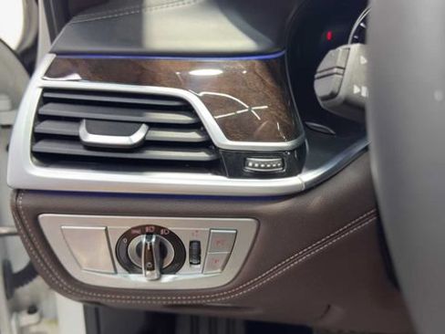 Used 2019 BMW 750i w/ Autobahn Package RWD image 29