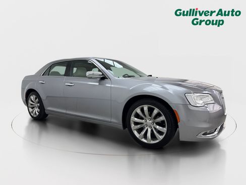 Used 2018 Chrysler 300 Limited w/ Safetytec Plus Group RWD image 12