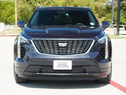 Used 2023 Cadillac XT4 Luxury w/ Cold Weather Package image 7