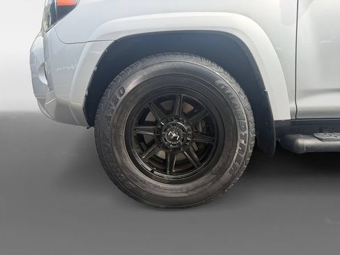 Used 2022 Toyota 4Runner SR5 Premium w/ Moonroof Package RWD image 15