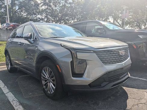 Used 2024 Cadillac XT4 Premium Luxury w/ Technology Package FWD image 6