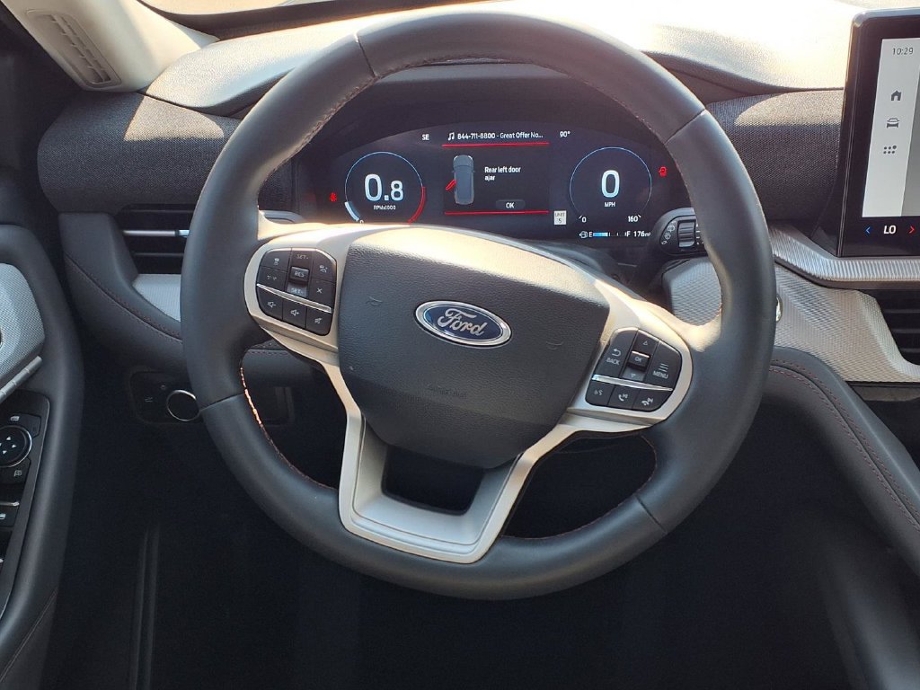 Used 2026 Ford Explorer Active RWD image 21