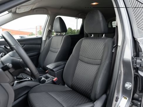 Used 2019 Nissan Rogue SV AWD/4WD image 17