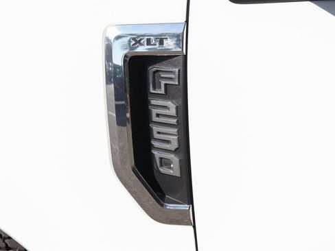 Used 2022 Ford F250 XLT w/ Black Appearance Package image 54