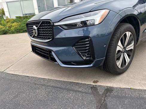 Certified 2025 Volvo XC60 T8 Plus w/ Protection Package Premier AWD/4WD image 11