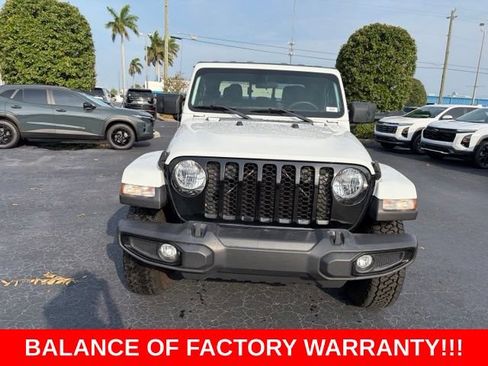 Used 2023 Jeep Gladiator Sport AWD/4WD image 2