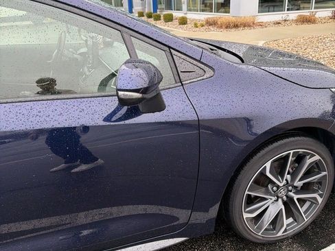 Used 2022 Toyota Corolla SE w/ SE Premium Package image 4