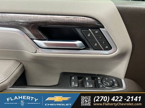 Used 2025 Chevrolet Silverado 3500 LTZ w/ LTZ Premium Package AWD/4WD image 23
