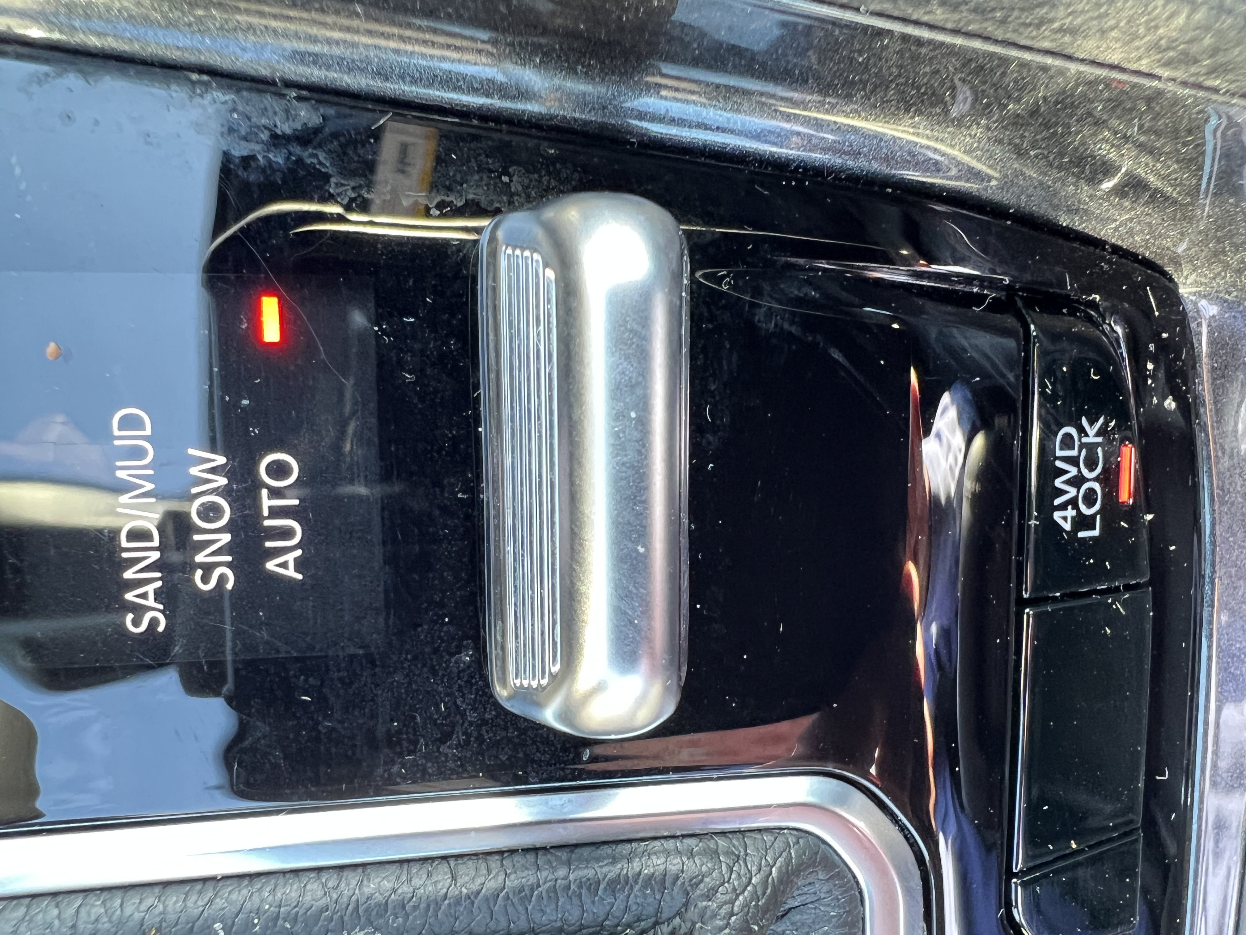 Used 2025 Jeep Compass Latitude AWD/4WD image 19