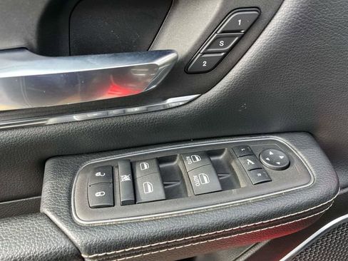 Used 2024 RAM 1500 Laramie AWD/4WD image 28