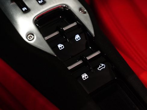 Used 2023 Ferrari 296 GTS RWD image 26