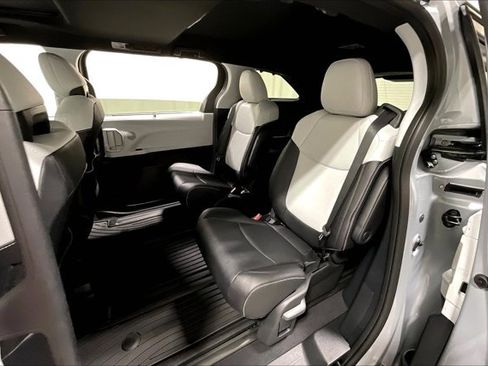 Used 2026 Toyota Sienna XSE AWD/4WD image 26