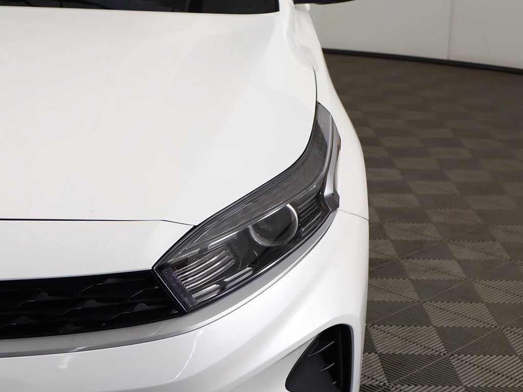 Used 2022 Kia Forte LXS w/ LXS Technology Package FWD image 16