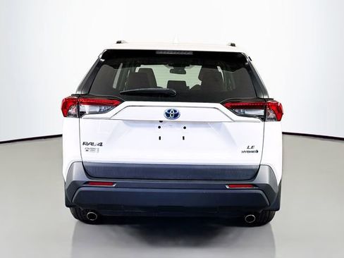 Used 2021 Toyota RAV4 LE w/ Carpet Mat Package (TMS) AWD/4WD image 5