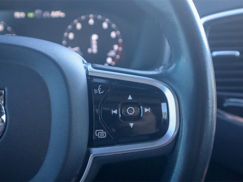 Used 2022 Volvo XC90 T6 Momentum w/ Advanced Package image 13