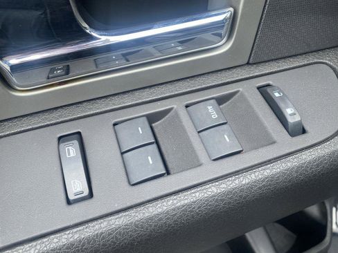 Used 2010 Ford F150 Raptor image 13