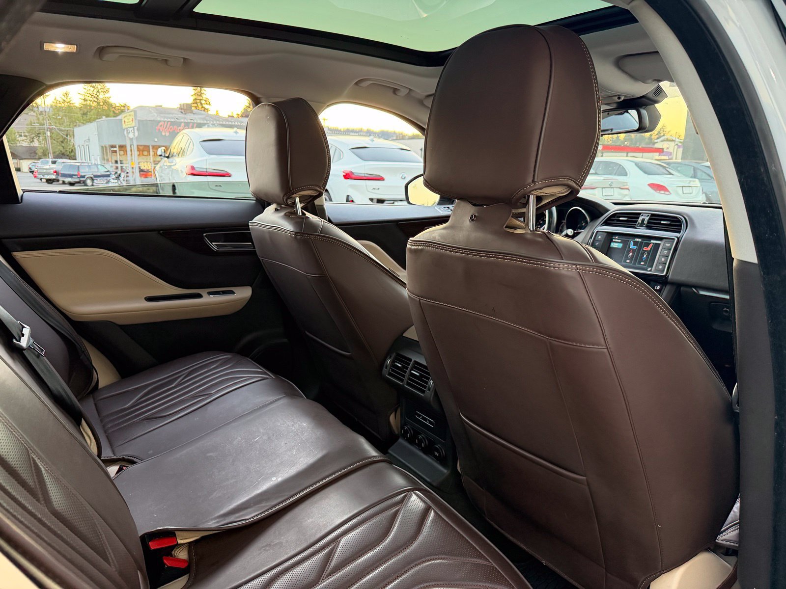 Used 2017 Jaguar F-PACE Prestige AWD/4WD image 19