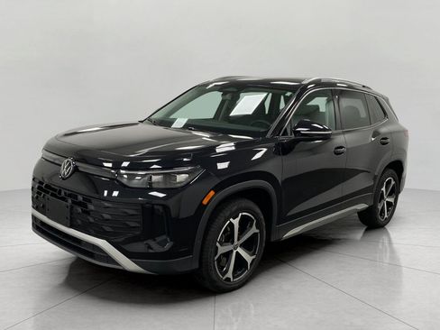 Certified 2026 Volkswagen Tiguan SE AWD/4WD image 9