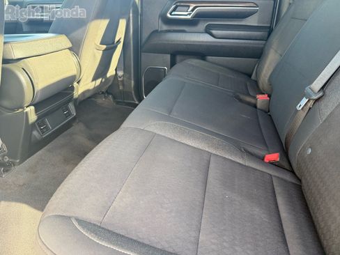 Used 2024 Chevrolet Silverado 2500 LT image 25