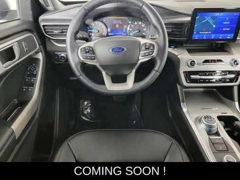 Used 2022 Ford Explorer XLT w/ Equipment Group 202A image 26