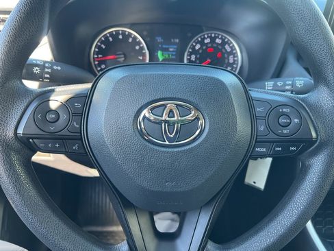 Used 2022 Toyota RAV4 LE image 56