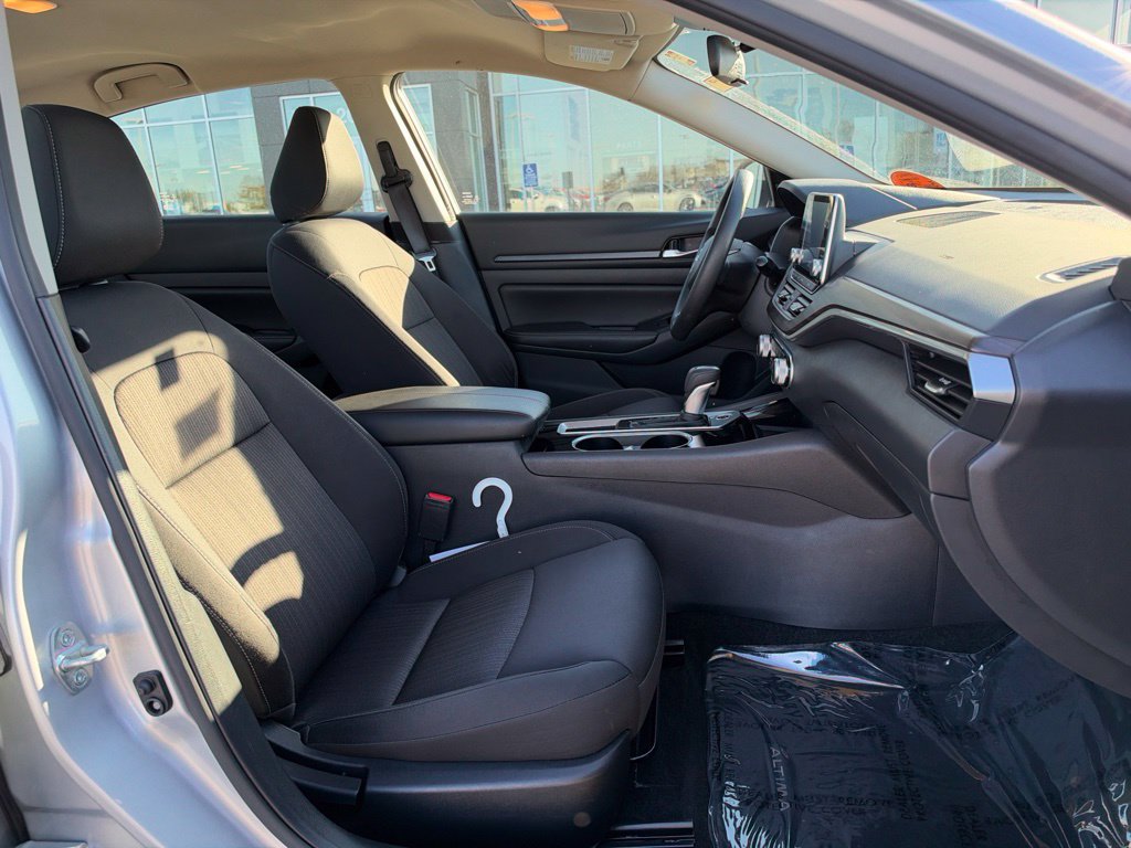 Used 2024 Nissan Altima 2.5 SV FWD image 26