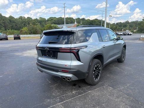 Used 2024 Chevrolet Traverse Z71 AWD/4WD image 6