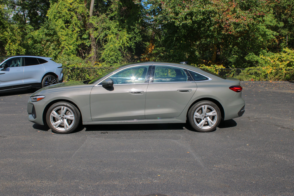 Used 2025 Audi A5 Premium w/ Convenience Package AWD/4WD image 2