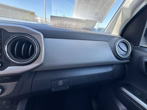 Used 2023 Toyota Tacoma SR5 w/ Technology Package AWD/4WD image 17