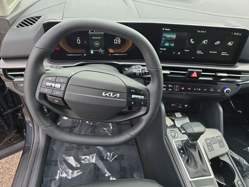 New 2026 Kia Sportage EX image 18