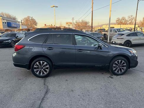 Used 2017 Subaru Outback 3.6R Limited image 5