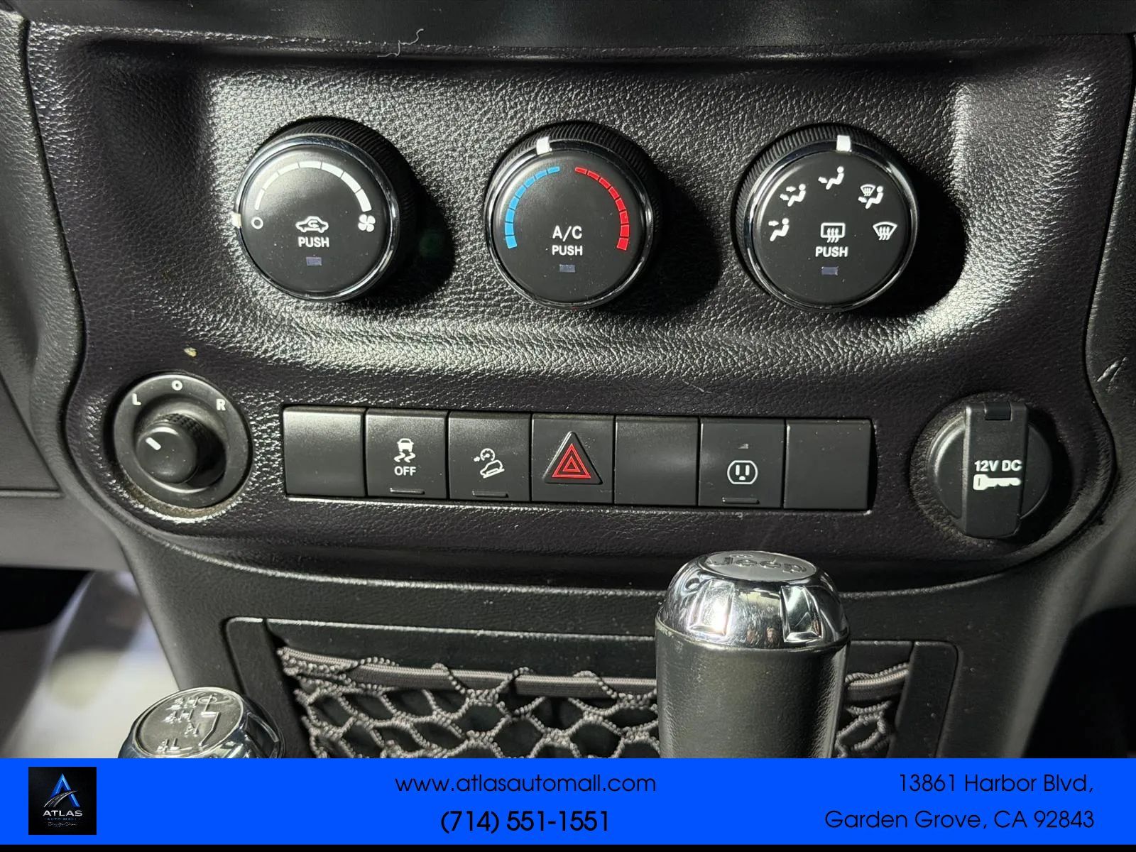 Used 2018 Jeep Wrangler Unlimited Sahara AWD/4WD image 30