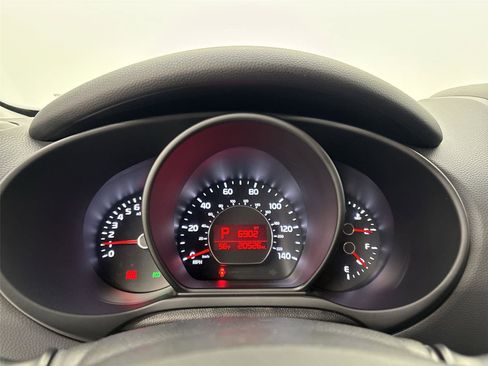 Used 2016 Kia Soul + image 28