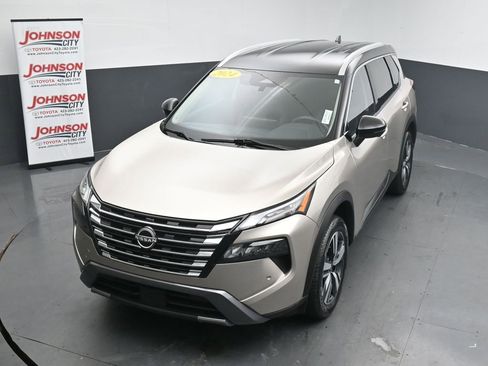 Used 2024 Nissan Rogue SL AWD/4WD image 32