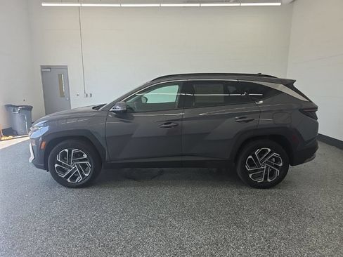 Used 2025 Hyundai Tucson Limited AWD/4WD image 2