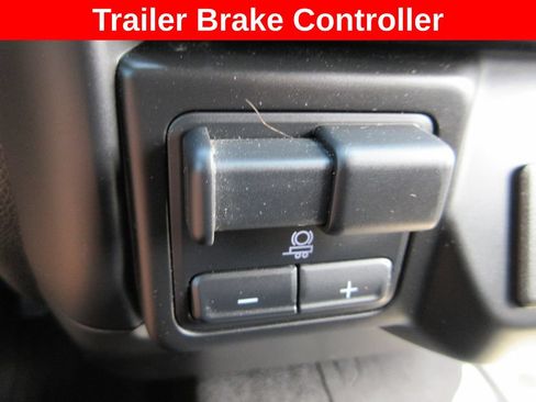 Used 2021 Chevrolet Silverado 1500 LT AWD/4WD image 19