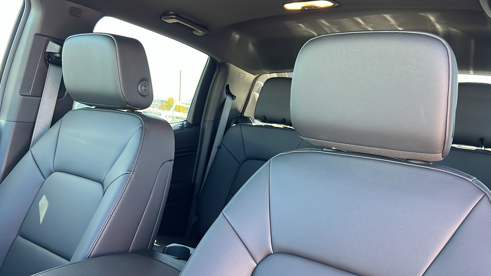 New 2026 Chevrolet Colorado Trail Boss w/ Midnight Edition AWD/4WD image 18