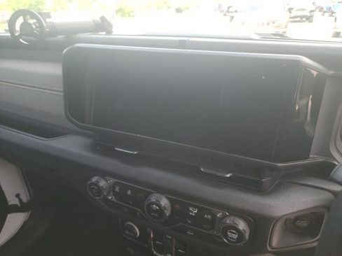 Used 2024 Jeep Wrangler Unlimited Sport w/ Convenience Group AWD/4WD image 16